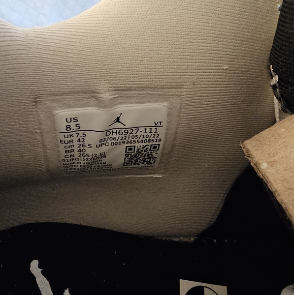 Air Jordan 4 Retro Military Black - Picture 1 of 6